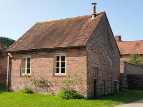 The Lamb Shed - peaceful small barn on lovely farm